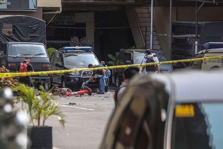 Endonezya'da polis merkezine bombalı saldırı