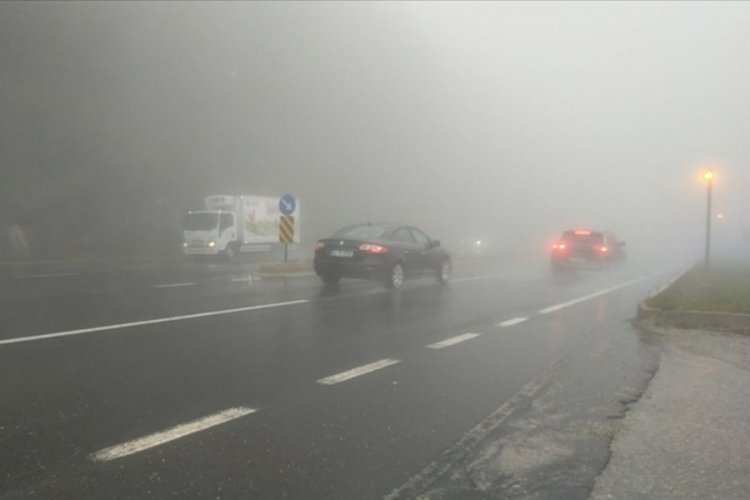 Bolu Dağı'nda sis g&ouml;r&uuml;ş mesafesini azalttı