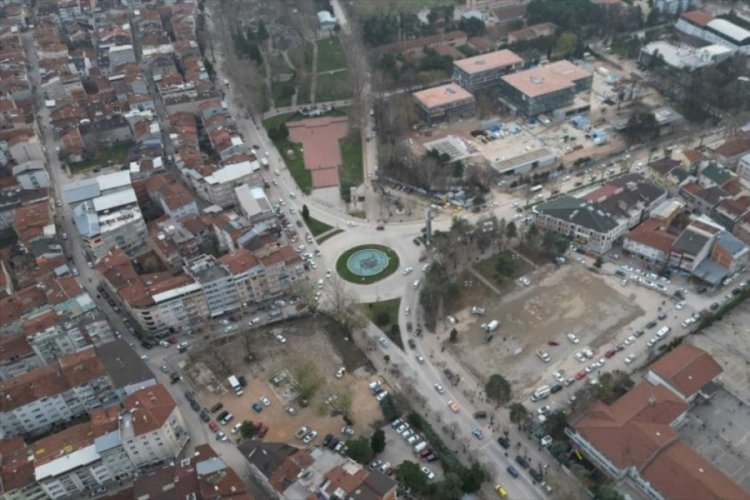 Bursa İneg&ouml;l'&uuml;n yeni meydanında &ccedil;alışmalar başlıyor