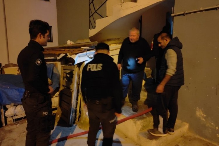 Aydın'da apartmanın zemin katında &ccedil;ıkan yangın tedirginlik yarattı