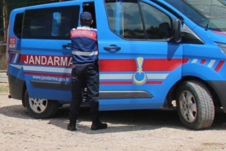Karısını bı&ccedil;ak zoruyla ka&ccedil;ırdı! Bayılan kadına dehşeti yaşattı