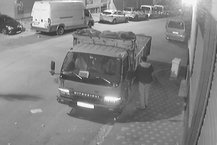 İstanbul'da kamyon &ccedil;alan hurdacı yakalandı