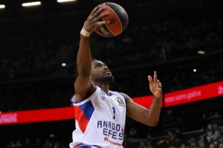 Anadolu Efes, Zalgiris Kaunas deplasmanında