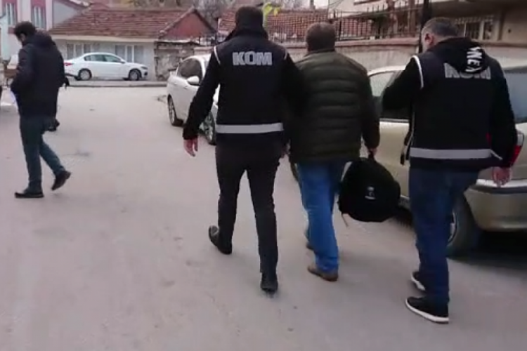 Bursa'da haklarında arama kararı bulunan 9 ş&uuml;pheli yakalandı