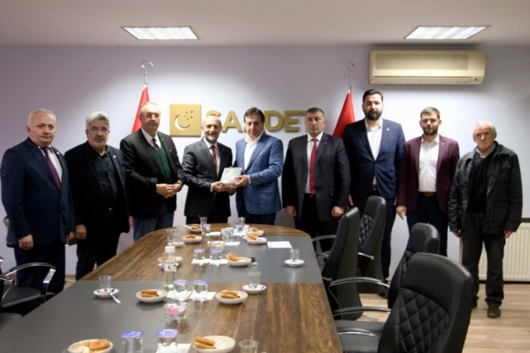 Bursa'nın eski Valisi İzzettin K&uuml;&ccedil;&uuml;k'ten Saadet Partisine ziyaret