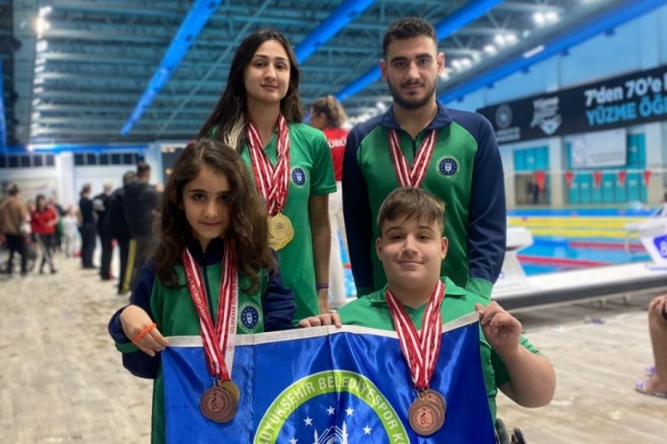 Bursalı sporculardan y&uuml;zmede 3 rekor, 15 madalya