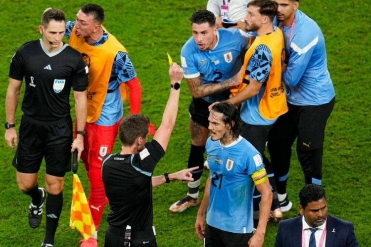 Alman hakem Daniel Siebert'e FIFA'dan k&ouml;t&uuml; haber!