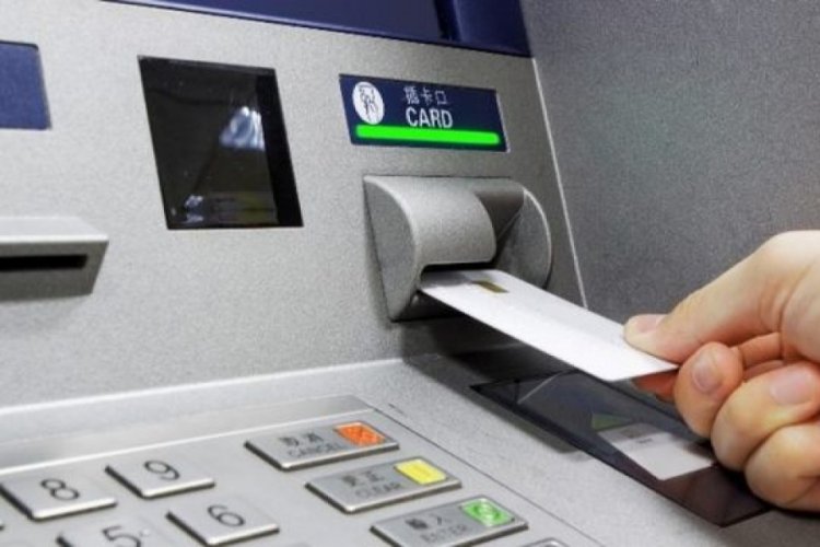 Bursa'da ATM'de 5 bin lira unutuldu!