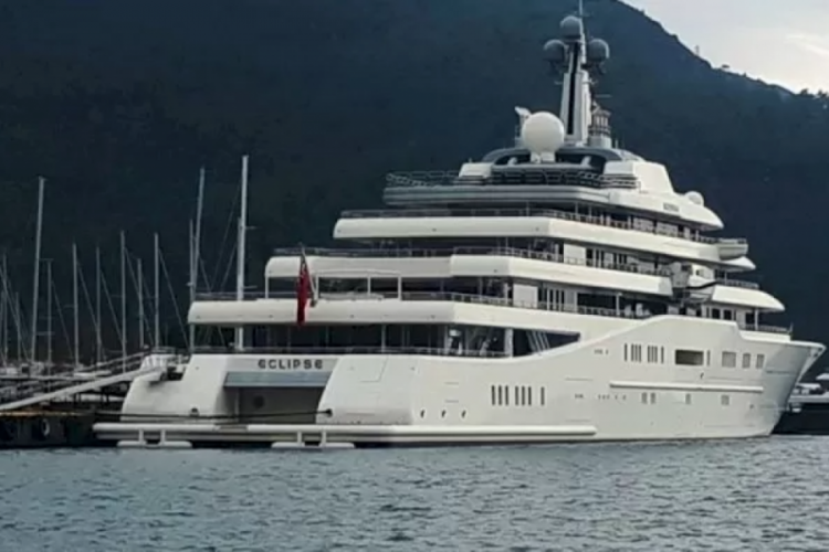 Abramovi&ccedil;'in yatına 27 milyon liralık yakıt ikmali