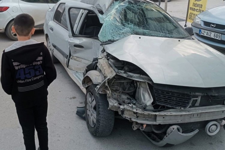 Konya'da yolcu minib&uuml;s&uuml; ile otomobil &ccedil;arpıştı: &Ccedil;ok sayıda yaralı var