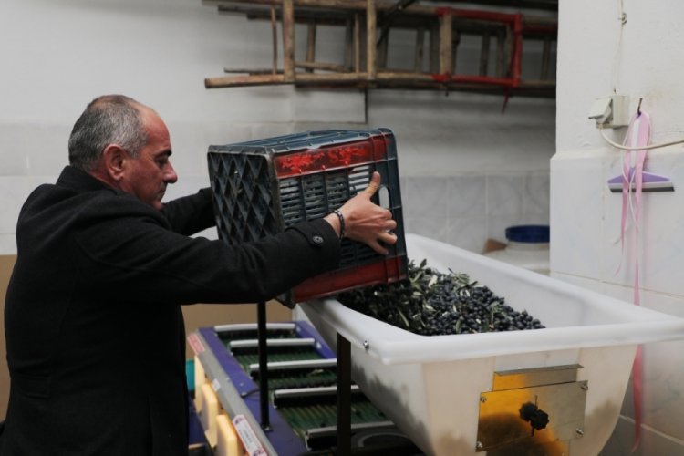 Gemlik Belediye Başkanı Uğur: &Ccedil;ift&ccedil;imizin daima yanındayız