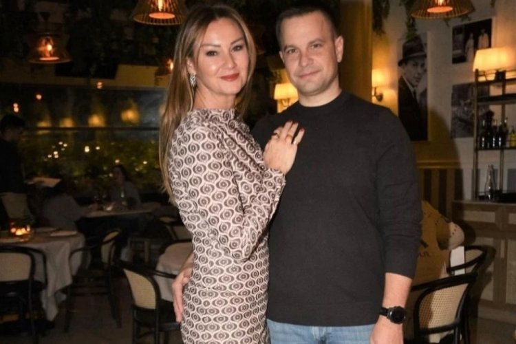 Pınar Altuğ, aşk pozu verdi