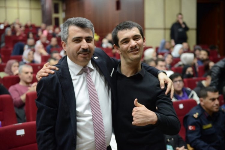Bursa Yıldırım'da &ouml;zel solistler g&ouml;n&uuml;llerde taht kurdu