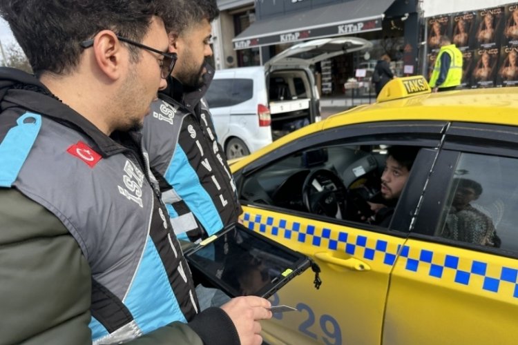İstanbul'da &ouml;fkeli taksiciye &ccedil;ifte ceza