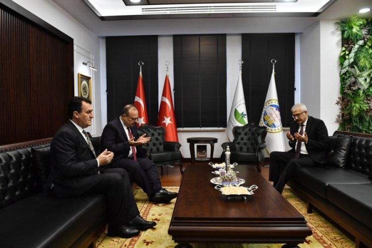 Bursa Osmangazi Belediye Başkanı Mustafa D&uuml;ndar, taziyeleri kabul etti