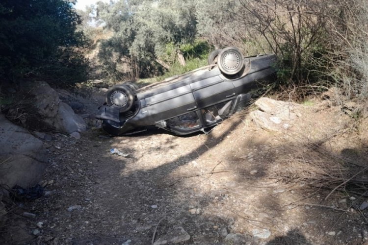 Aydın'da bir otomobil 5 metrelik u&ccedil;urumdan yuvarlandı