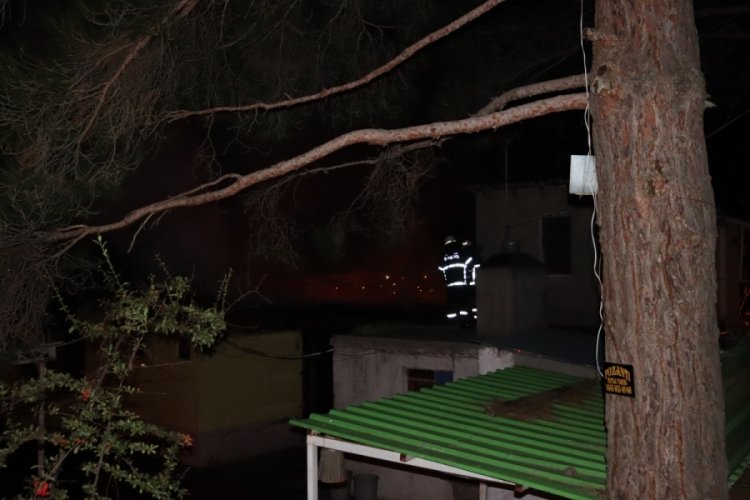 Adana'da &ouml;nce m&uuml;şterisini vurdu sonra restoranı kundaklandı