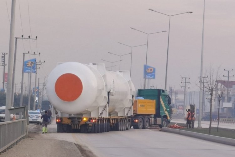 Bursa'da 200'er tonluk tankların ge&ccedil;işi i&ccedil;in ekipler seferber oldu