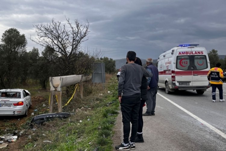 Bursa'da trafik kazasında iki otomobil &ccedil;arpıştı