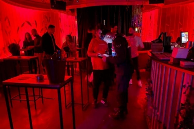 Bursa'da jandarma eğlence mekanlarına y&ouml;nelik kontrollerini arttırdı