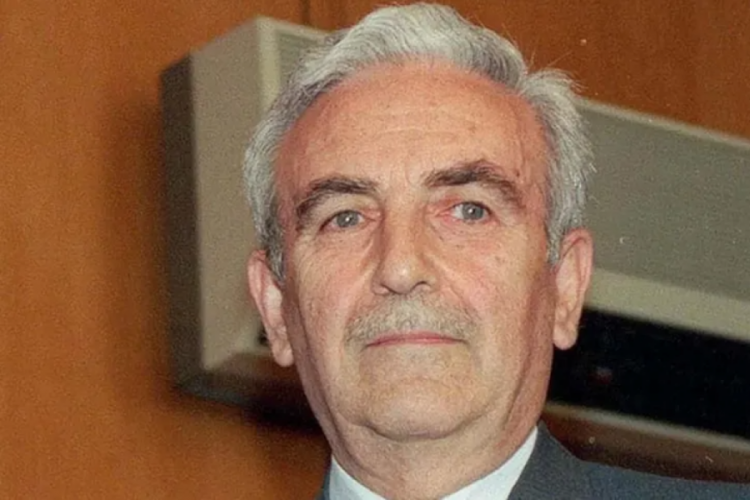 Eski İ&ccedil;işleri Bakanı Cahit Bayar hayatını kaybetti