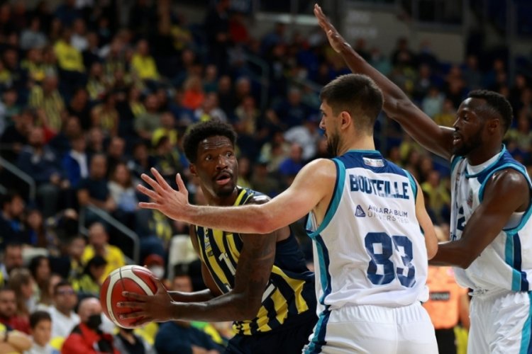 Fenerbah&ccedil;e Beko ligde ilk mağlubiyetini aldı