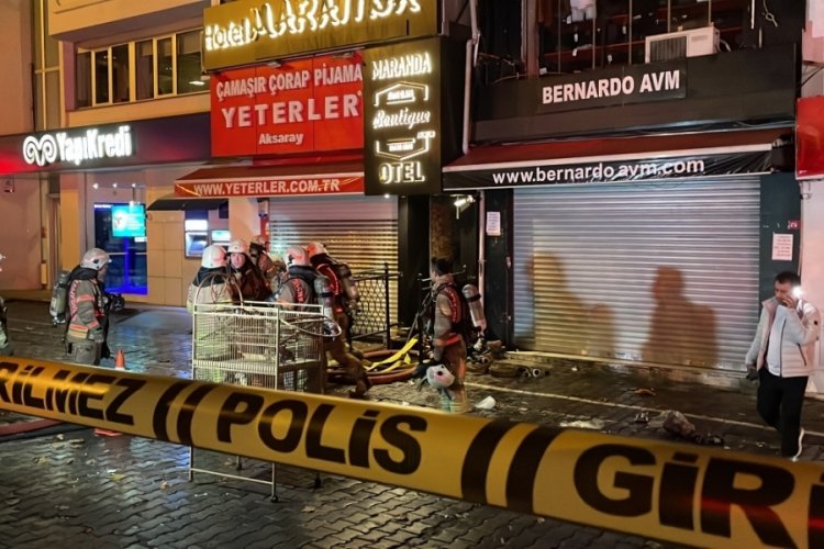 İstanbul Fatih'te 6 katlı otelde &ccedil;ıkan yangın: 60 kişi tahliye edildi