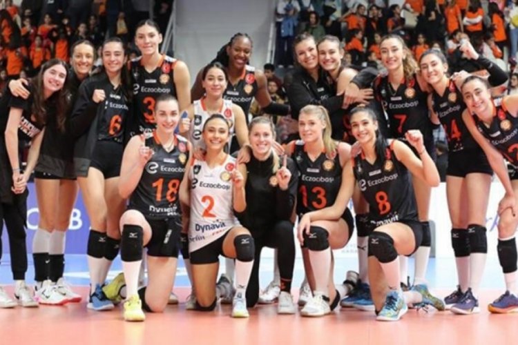 En iyi kadın voleybol kul&uuml;pleri sıralamasında Eczacıbaşı zirvede