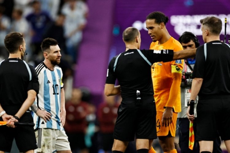 FIFA Hollanda Arjantin ma&ccedil;ının hakemi Lahoz i&ccedil;in kararını verdi