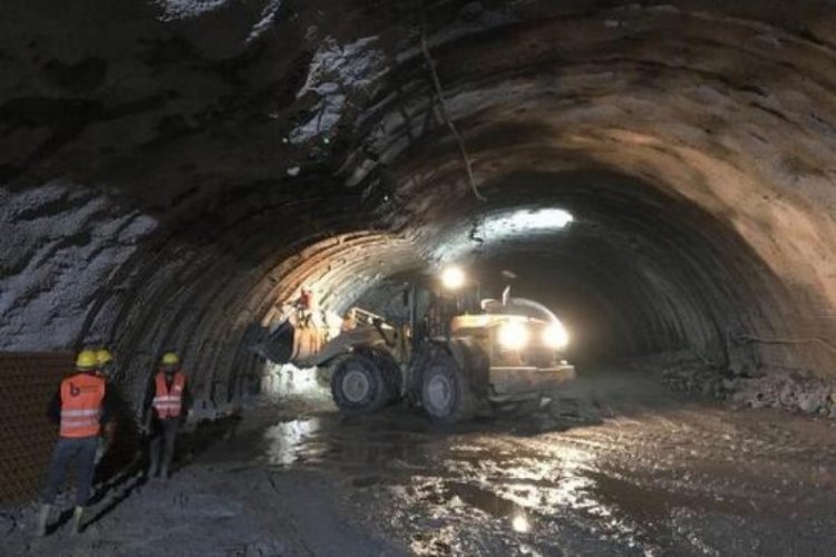 Kop Dağı'nda t&uuml;nelde g&ouml;&ccedil;&uuml;k: 5 yaralı