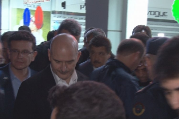 Bakan Soylu sel mağduru esnafı ziyaret etti