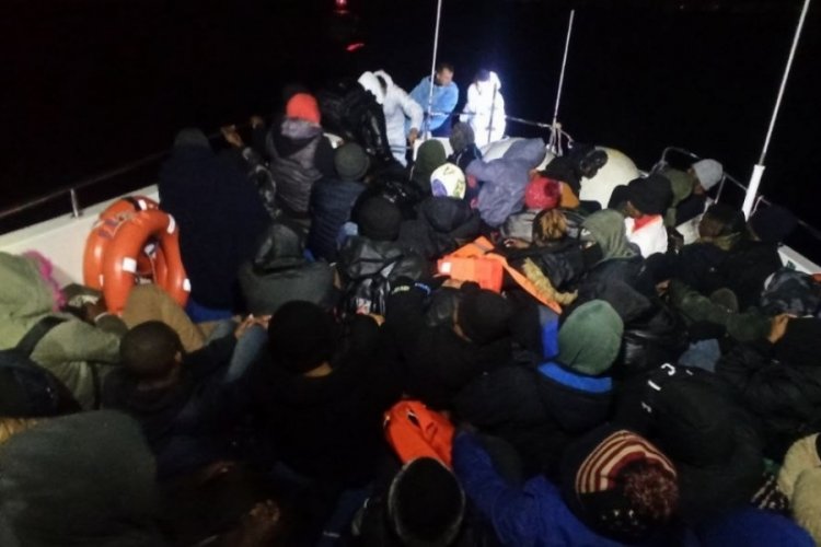 İzmir'de 42 g&ouml;&ccedil;men yakalandı