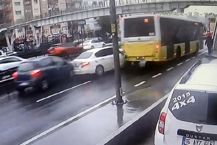 İstanbul'da zincirleme kaza: 3 yaralı