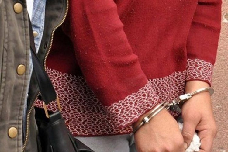Konya'da kayınbiraderini bı&ccedil;aklayarak &ouml;ld&uuml;ren kadın tutuklandı