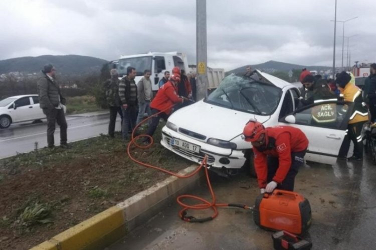 Balıkesir'de meydana gelen kazada 5 &ouml;ğretmen yaralandı