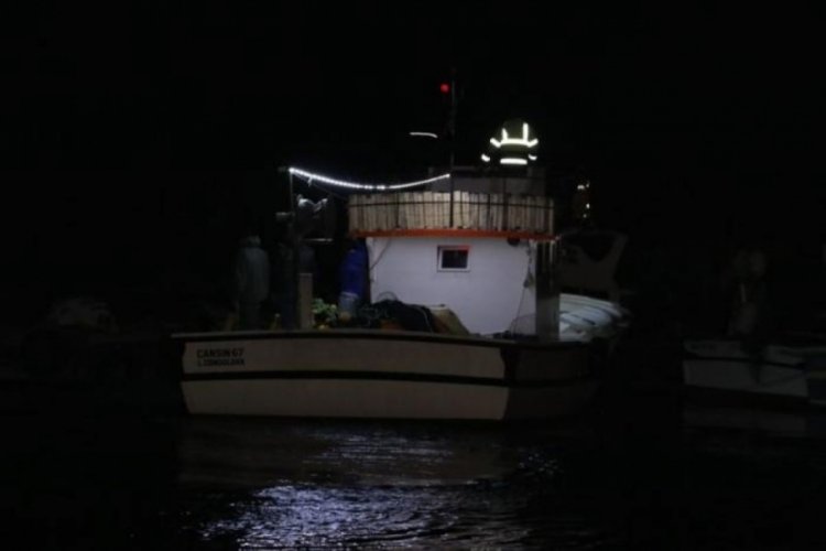 Zonguldak'ta kayıp balık&ccedil;ıyı arama &ccedil;alışması s&uuml;r&uuml;yor