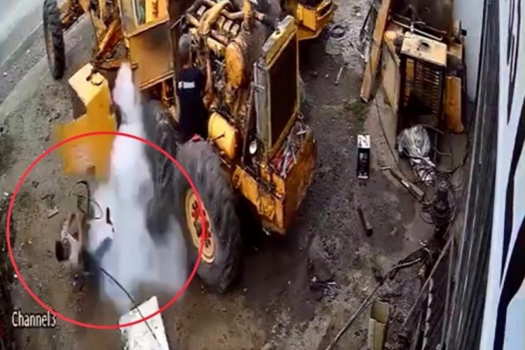 Samsun'da patlayan greyder lastiği gencin &ouml;l&uuml;m&uuml;ne neden oldu
