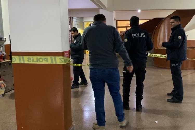 Erzincan'da bı&ccedil;aklı kavga: 3 yaralı
