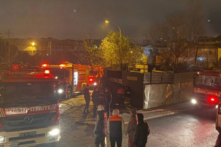 İstanbul'da geri d&ouml;n&uuml;ş&uuml;m merkezinde korkutan yangın