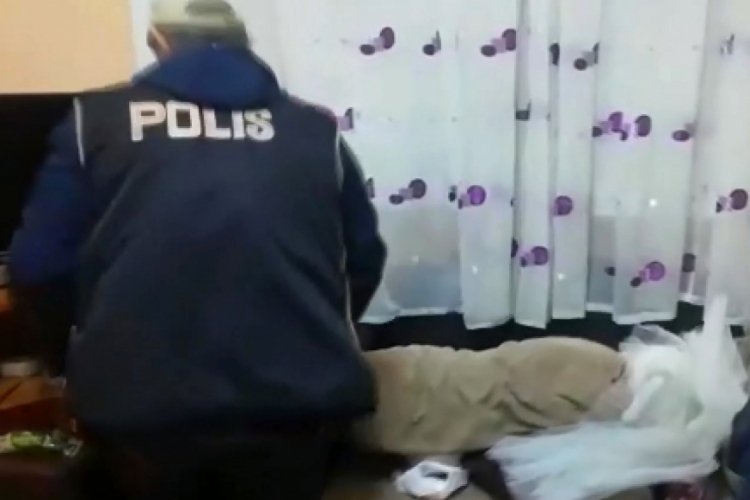 Mersin'de d&uuml;zenlenen DEAŞ operasyonunda 8 g&ouml;zaltı
