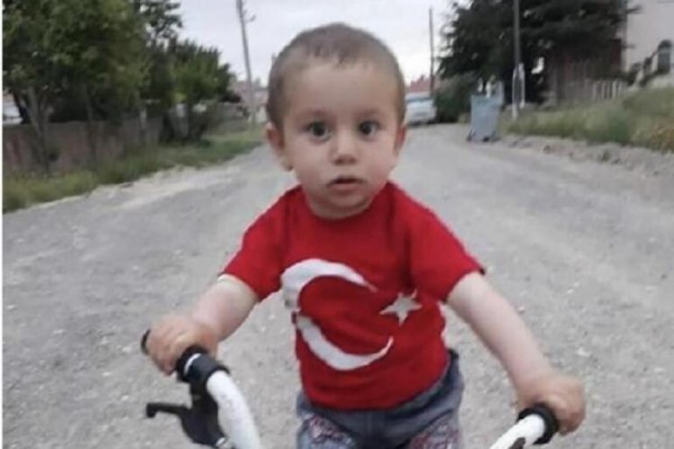 3 yaşındaki Alperen'i yumruklayarak &ouml;ld&uuml;rm&uuml;şt&uuml;! Yeni gelişme