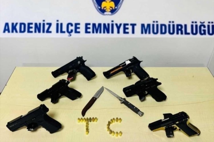 Mersin'de sokakta kavgaya karışan 13 zanlıdan 2'si tutuklandı