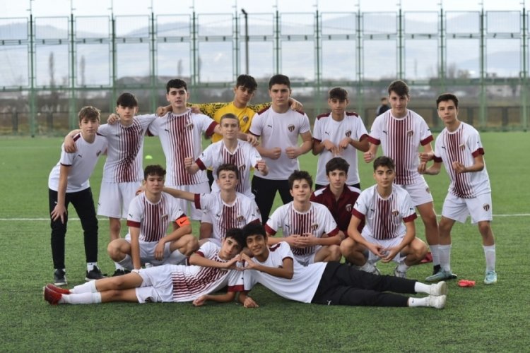İneg&ouml;lspor altyapıdan 3 galibiyet 1 beraberlik