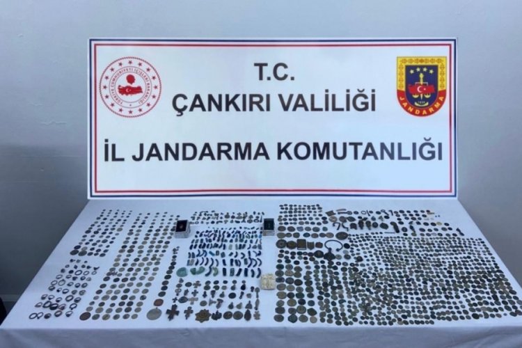 &Ccedil;ankırı'da 3 adreste bin 376 adet tarihi eser ele ge&ccedil;irildi