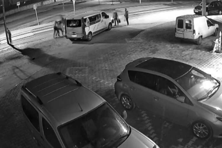 Konya'da sokak ortasında bı&ccedil;aklı sopalı yaralama