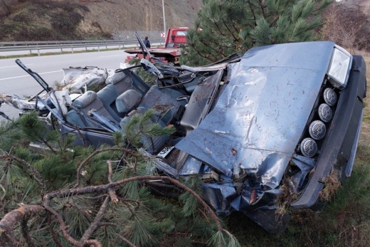 Samsun'da par&ccedil;alanan Tofaş'tan sağ &ccedil;ıktı