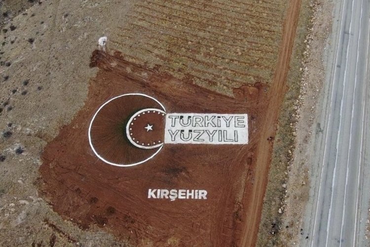 Kırşehir'de toprağa T&uuml;rkiye Y&uuml;zyılı yazıldı