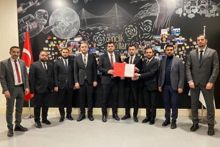 AK Parti Bursa Yıldırım Gen&ccedil;lik Kolları Başkanlığı'na, R&uuml;şt&uuml; Mavi&ccedil;i&ccedil;ek getirildi