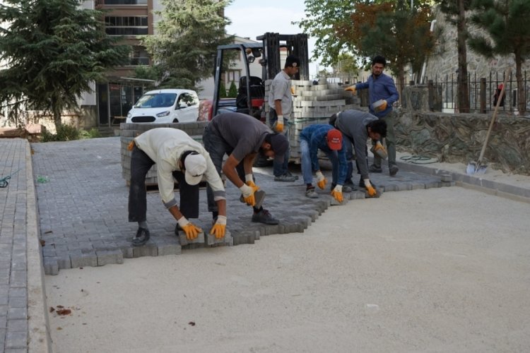 Bursa Gemlik'te yollara parke d&ouml;şeniyor