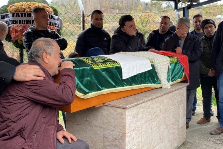 Zonguldak'ta u&ccedil;uruma yuvarlanan serviste &ouml;len B&uuml;şra'ya son g&ouml;rev